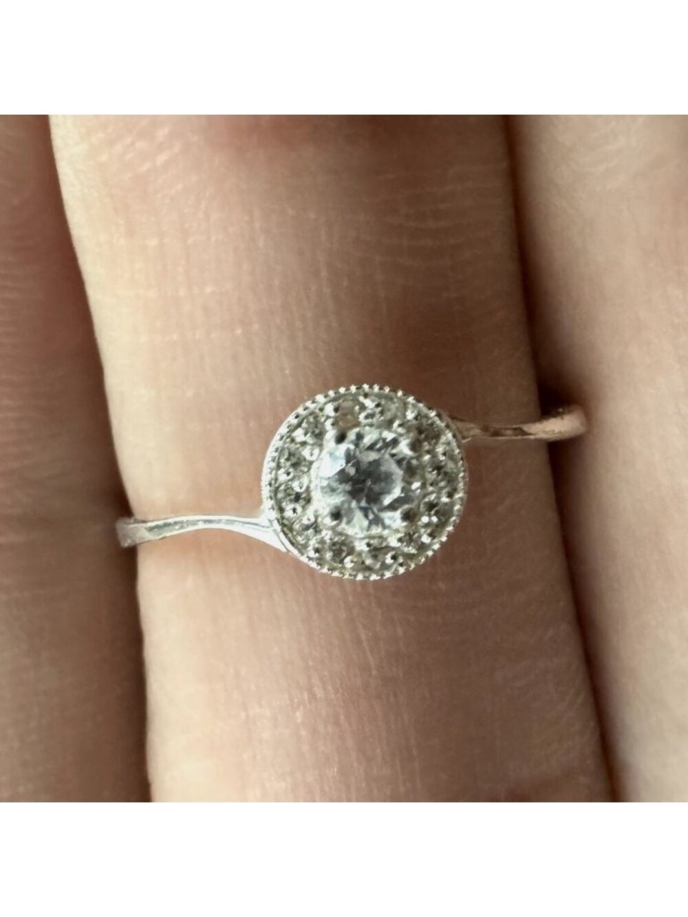 Fine Cubic Zirconia & Sterling Silver 925 Halo Accent Stone Ring Size 8